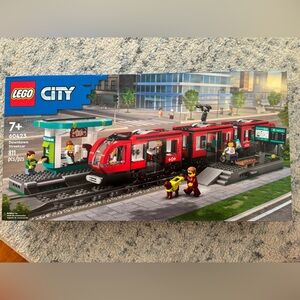 NIB** LEGO City Downtown Streetcar